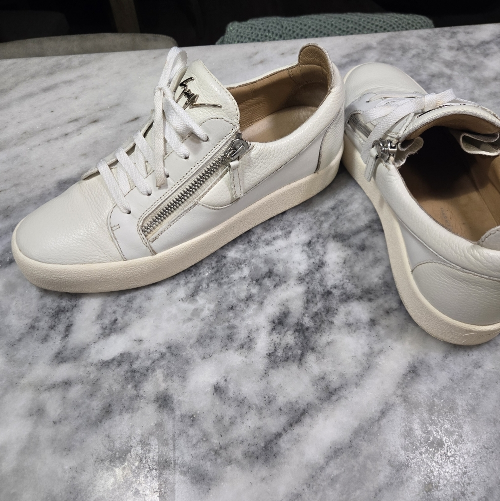 Giuseppe zanotti snickers